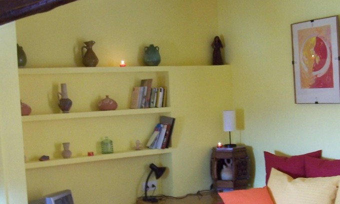 Agost Cottage | Cozy Room with Kitchen & Spa Access - Rated 10/10 by Guests