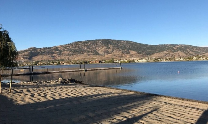 Okanagan-Similkameen House | Ideal Snow Bird Retreat with Main Floor Primary Bedroom