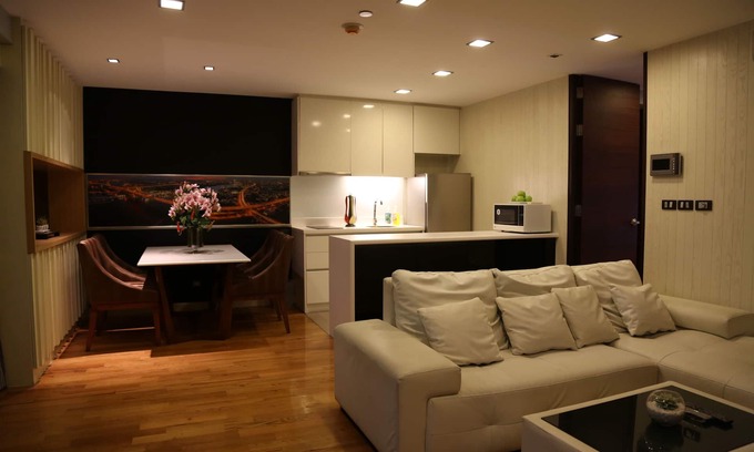 Silom Condo | Perfectly Located 1 Bedroom Condo Near Bangkok Sky Train