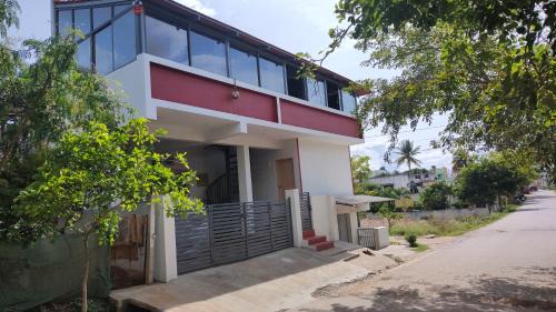 Vijayanagar House | Perfect Yoga Retreat at Karimbumel House with Wide Balcony