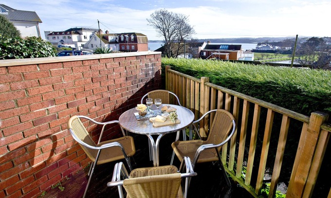 Roundham Apartment | Stunning Oceanview Apartment by Goodrington Park
