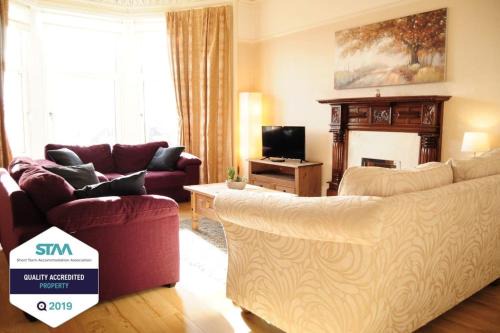 Linthouse Apartment | Character-Filled Flat with Private Car Space - 4 Star Stay