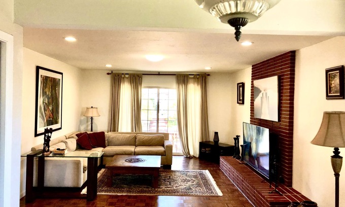 El Cerrito House | Unwind in a Scenic Home with Bay Views and Spa Access