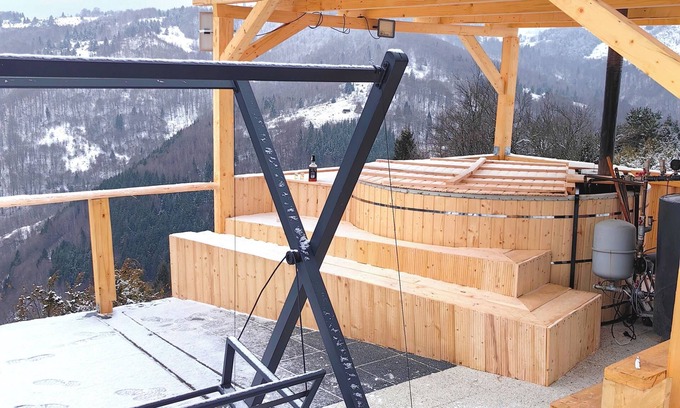 Lupsa House | Perfect Retreat for Detox Activities with Spa & Hot Tub