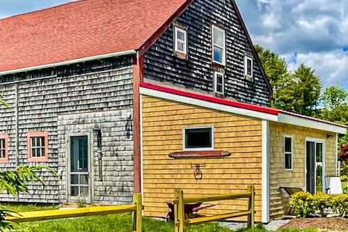 Walpole Apartment | Serene Escape at A Spot on the River - Family Friendly Stay