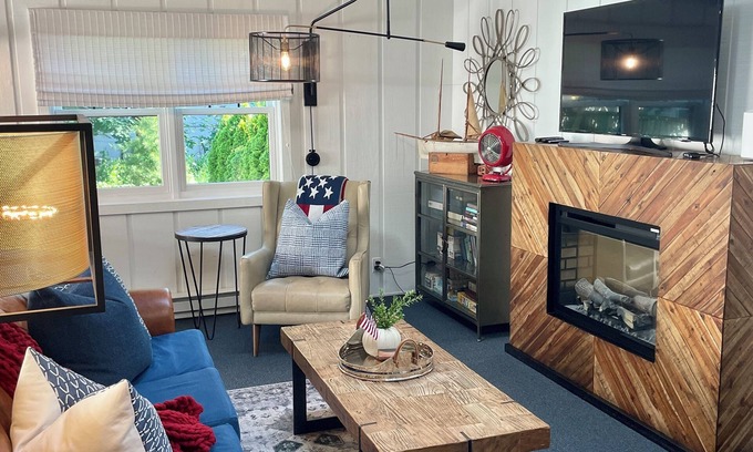 Saugatuck House | Convenient Downtown Retreat with Ocean View and Yard