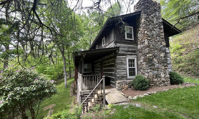 Wolf Laurel Cabin | Timeless Elegance with Modern Amenities Awaits You