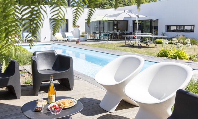 Plobannalec-Lesconil Villa | Unwind by the Dunes: Top-Rated Oceanfront Getaway