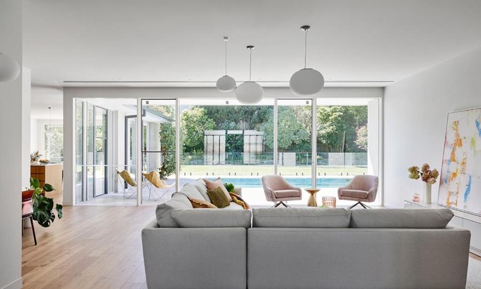 Kew Apartment | Transformative Stay with Pet-Friendly Amenities and Breakfast