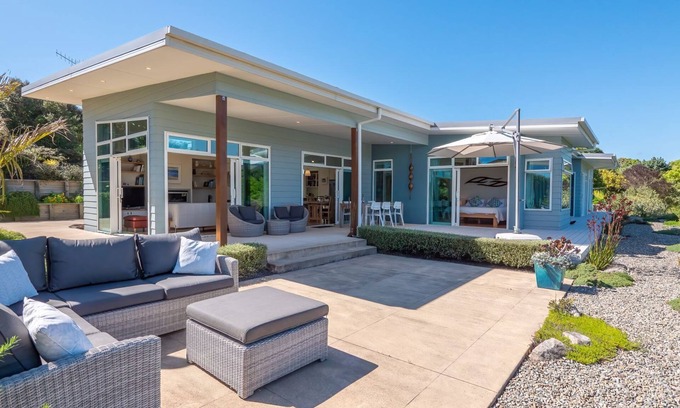 Ruby Bay House | A stunning architecturally designed home in a quiet and sunny location
