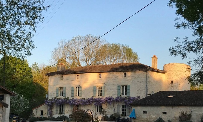Brioux-sur-Boutonne House | Historic 17th Century Manor with Pool and Spa Amenities