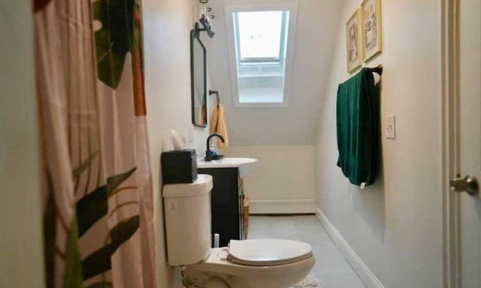 Smith Hill Apartment | Stylish Palace: Family-Friendly Getaway with Spa Amenities