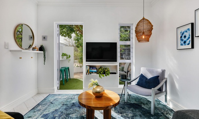 Pinelands Apartment | Stylish Stay with Breakfast & Kitchen in Prime Location
