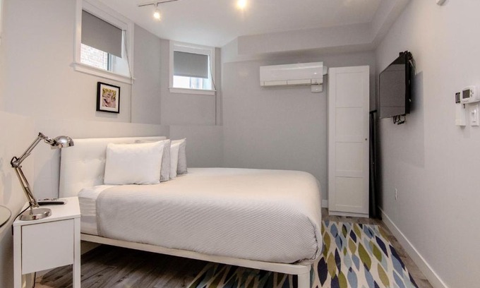 Griggs Park Apartment | Stylish Escape with Queen Bed and Kitchen Amenities