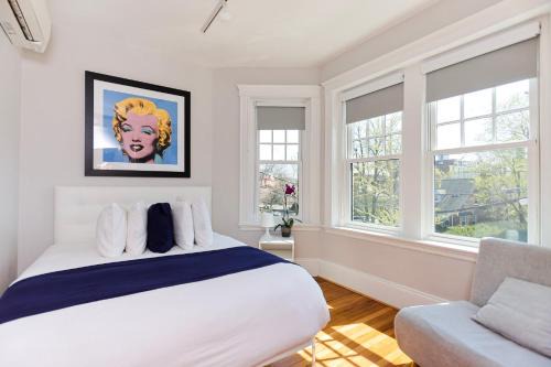 Griggs Park House | Stylish Hotel Stay with Queen Bed and Heated Floors