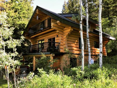 Sun Peaks Bed & Breakfast | Indulgent Suite Retreat - A Unique Bed & Breakfast Experience