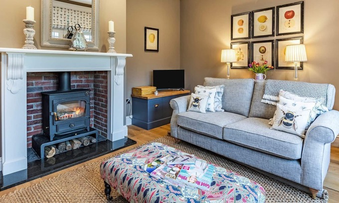Alford Cottage | Romantic Retreat with Hot Tub and Ocean View Awaits You