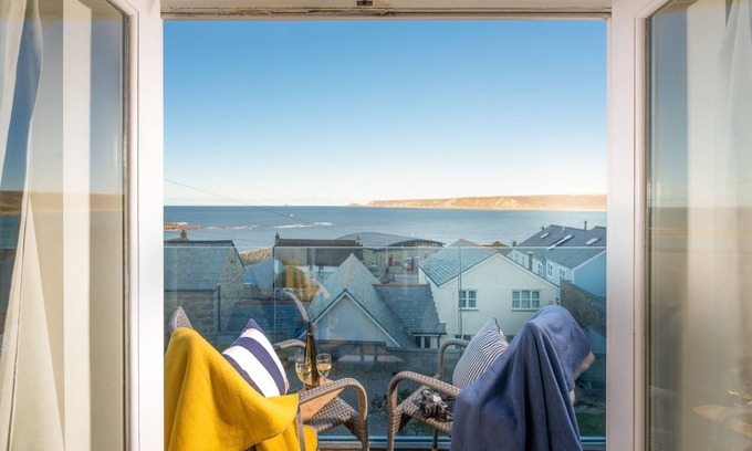 Sennen Cove House | Elegant Two Bedroom Cottage with Ocean View at Sennen Cove