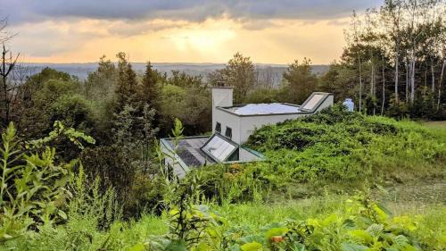Adjala-Tosorontio Bed & Breakfast | Discover a Unique Off-Grid Lifestyle Experience