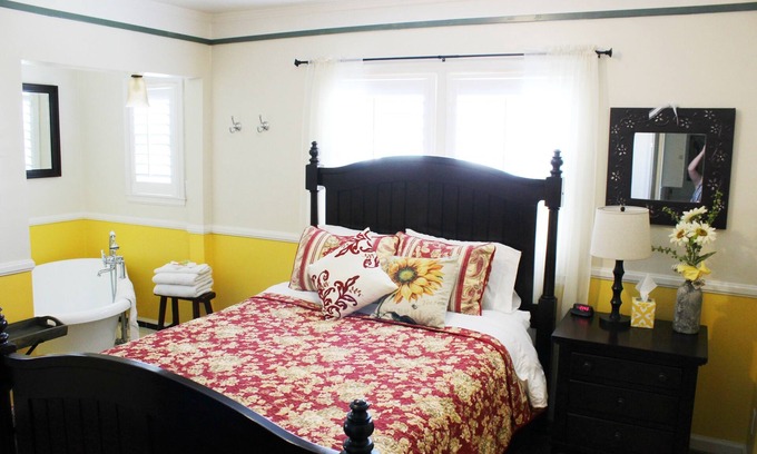 Vernal House | A sweet place to pray for the night!