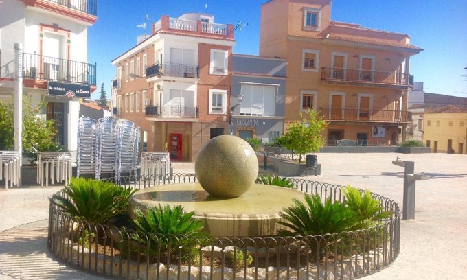 Calamonte Apartment | Family-Friendly A.T. La Plaza with Top Guest Ratings