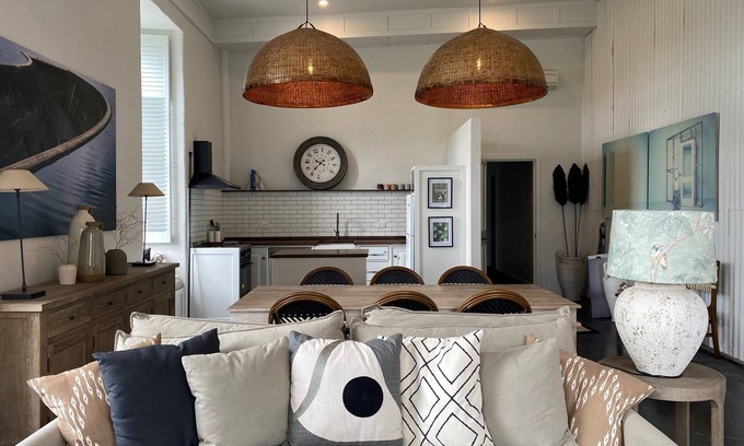 Havelock North House | Experience Tuscany in Havelock North with Spa & Breakfast