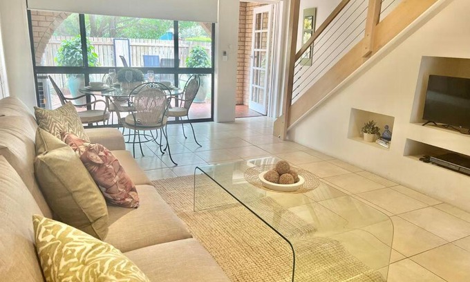 Capalaba Villa | Discover Elegance in the Heart of Redlands