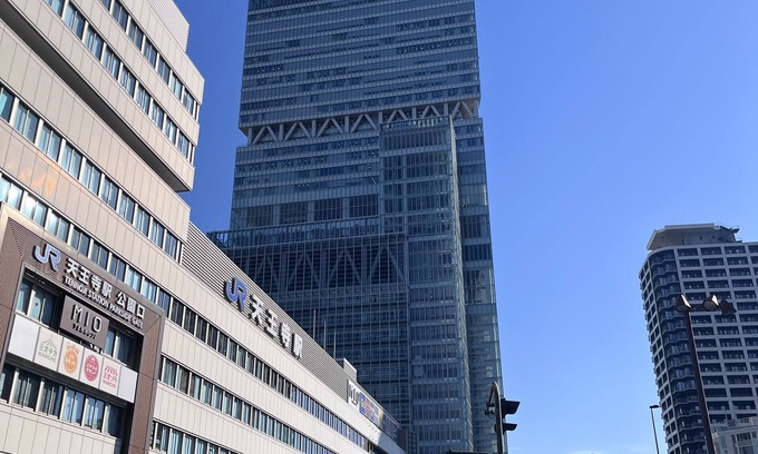 Tennoji Apartment | Explore Historic Osaka: Close to Tsutenkaku & USJ
