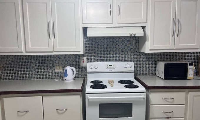 Bouvet Island House | Convenient Townhome Retreat in Diego Martin with Spa & Breakfast