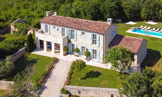 Divsici Villa | Ideal Stone Villa in Marčana with Pool and Play Area