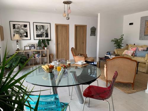 Lagoa e Carvoeiro Apartment | Tranquil Garden Apartment in Carvoeiro - Guest Rated 10/10