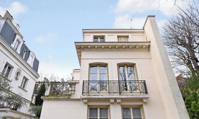 Porte-Dauphine Apartment | A true haven of piece near Arc de Triomphe and Champs-Élysées