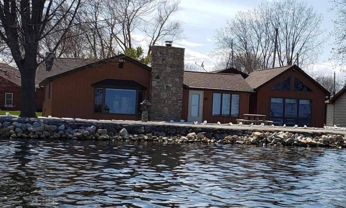Little Sturgeon Cottage | Discover a Hidden Gem: Waterfront Lake Home with Pool