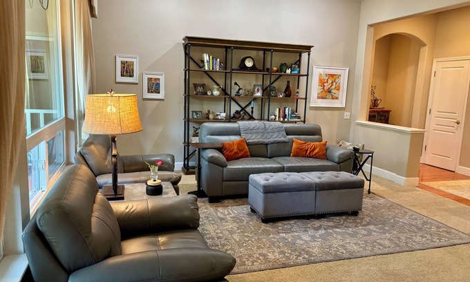 Whitney Oaks House | A True Oasis