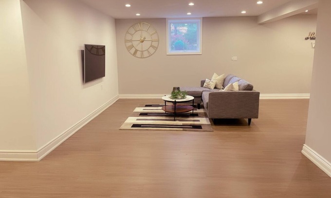 Cooksville Apartment | Stylish Apartment with Lake View & High Guest Rating 9/10