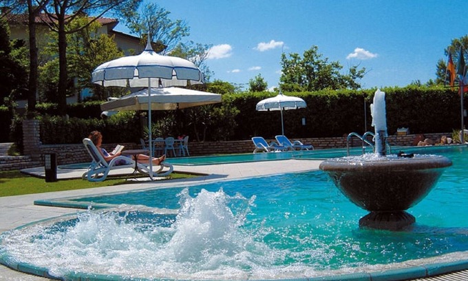Crespina Apartment | Discover A Tulip Amidst a Picturesque Tuscan Landscape