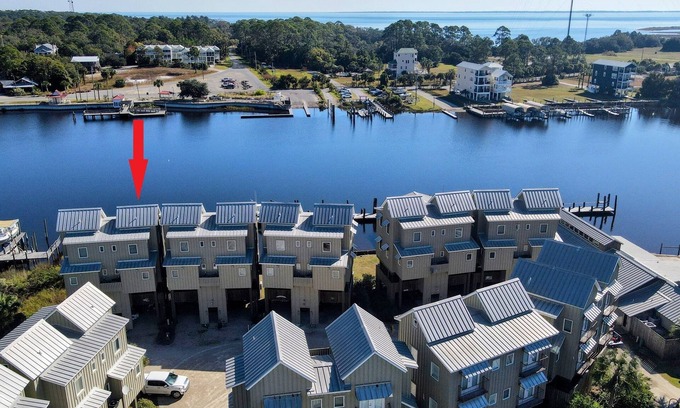 Carrabelle Condo | Relax at A Turtle's View: 1BR/2BA with River Overlook