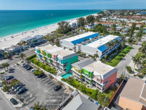 Bradenton Beach House | Oceanfront Escape at A Twist of Lime with Pool & Pet-Friendly