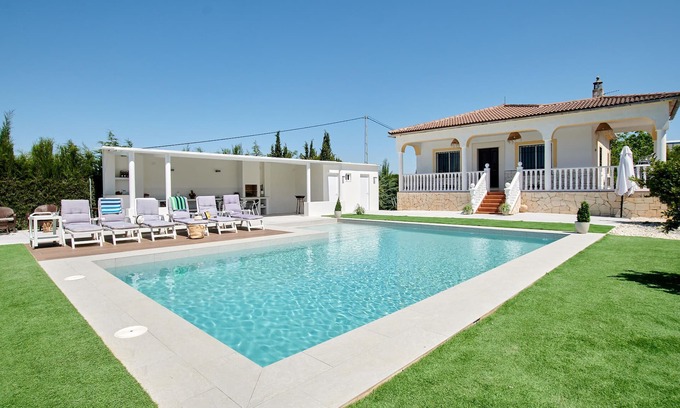Rute House | A two-storey cottage with private garden and soothing privacy.