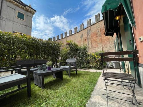 Nord-Est Apartment | Charming Verona Accommodation in Historic Courtyard