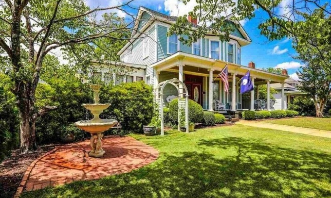 Anderson House | Victorian Jewel: Gourmet Kitchen & Ocean Views Await You