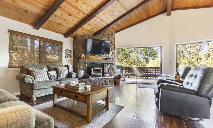 Groveland Cabin | Relaxing Retreat at Pine Mountain Lake - Rated 9.8/10!