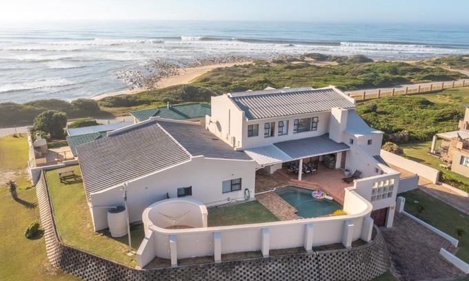 Port Alfred House | Oceanfront A-View-at-Kingfisher: Rated 9/10 & Family-Friendly