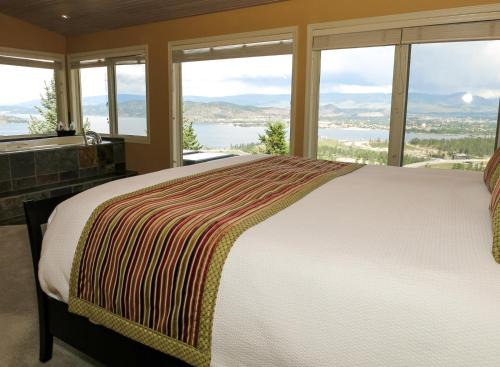 West Kelowna Estates Bed & Breakfast | Experience A View of the Lake B & B - 4 Star, Rated 10/10