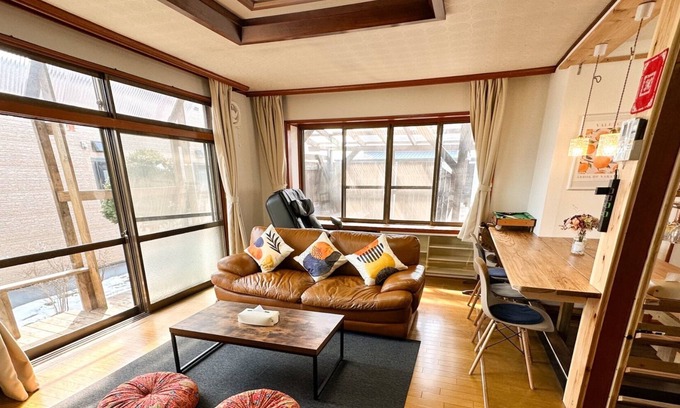 Shiraoi-cho House | Inviting DIY Space in Shiraoi-gun Hokkaidō with Breakfast