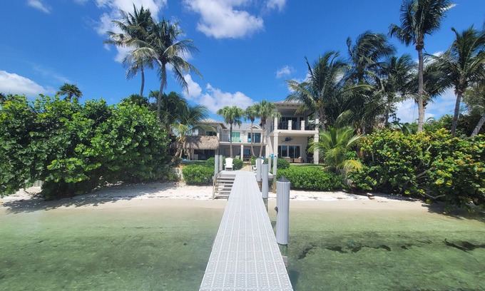 Boynton Beach Villa | Seaside Retreat: Beach, Pool & Intracoastal Views Await