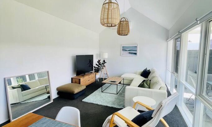 Torquay House | Unwind at A Wave From It All - 4 Star Pet-Friendly Retreat