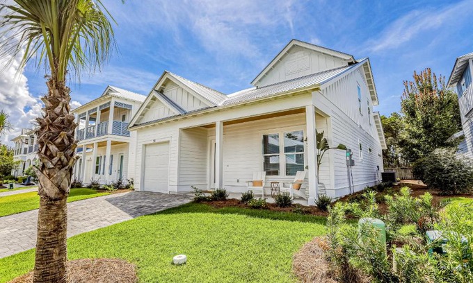 West Panama City Beach House | Escape to A Wave From It All: Pet-Friendly Retreat
