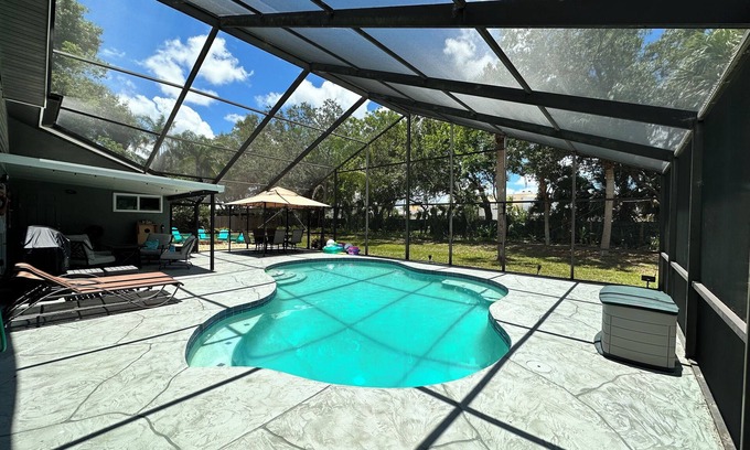 Sarasota House | Discover a Whale of a Good Time with Ocean Views!