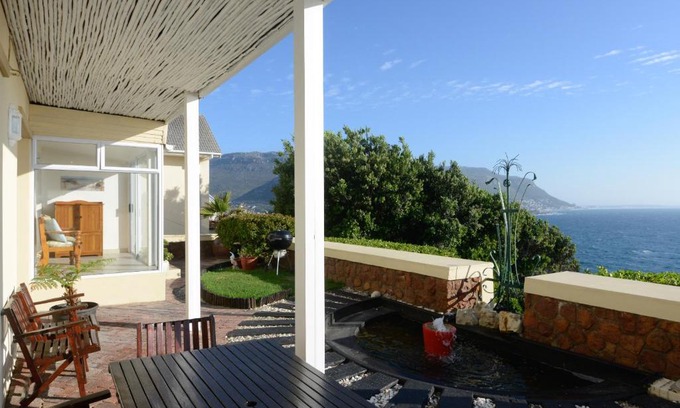 Fish Hoek Apartment | Unforgettable Oceanfront Retreat: A Whale of a Time